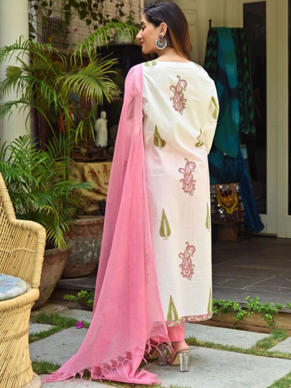 Women Floral Printed Regular Kurta with Trousers & With Dupatta - Image 3